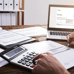 Kompensata faktury – jak uniknąć problemów z płynnością finansową?