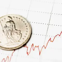 Czy opłaca się przewalutować kredyt we frankach? Uniknij zbędnych strat