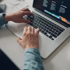 Jak włączyć usługę wielowalutową mBank i uniknąć zbędnych opłat