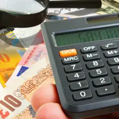 Na czym polega kredyt we frankach i jakie niesie ryzyko?
