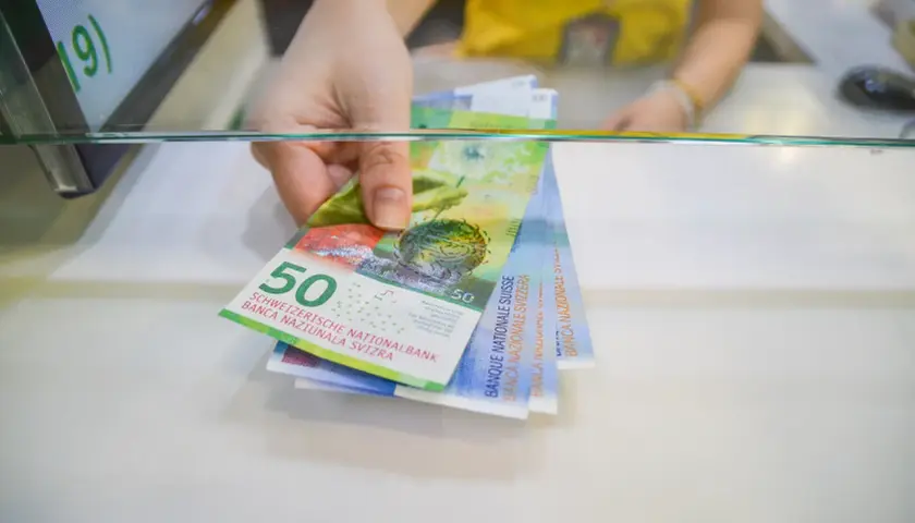 Kto wprowadził kredyty we frankach i jakie miały konsekwencje?