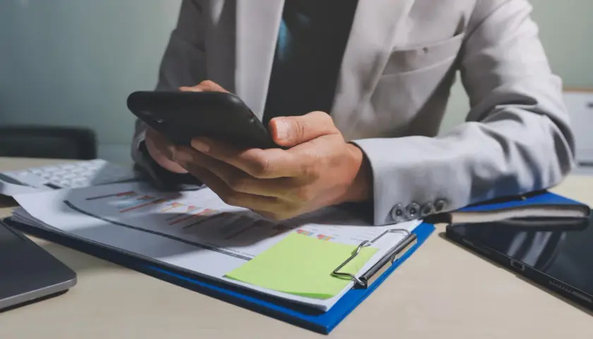 Jak długo trwa blokada środków w mBank? Odkryj ważne szczegóły