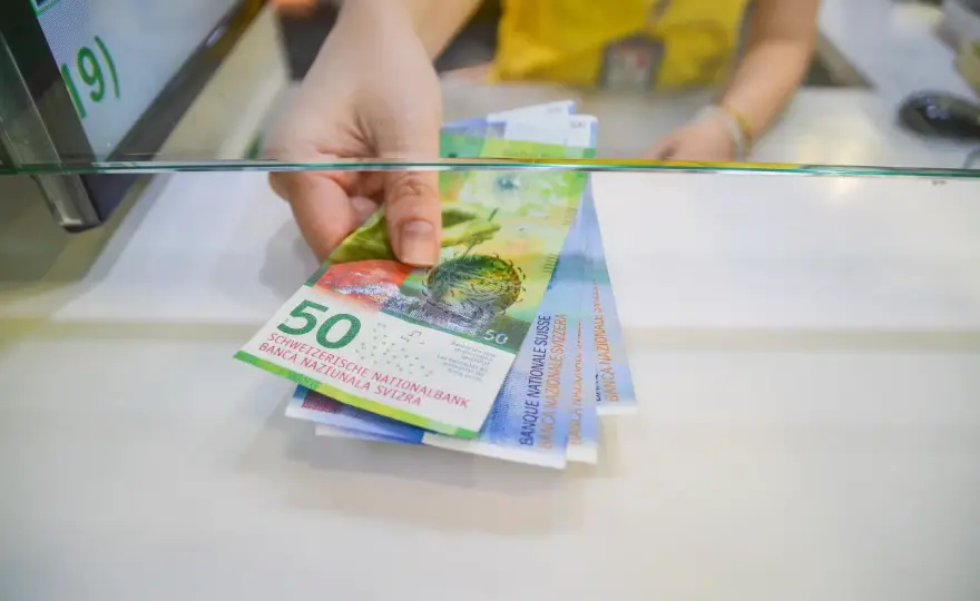 Kto wprowadził kredyty we frankach i jakie miały konsekwencje?